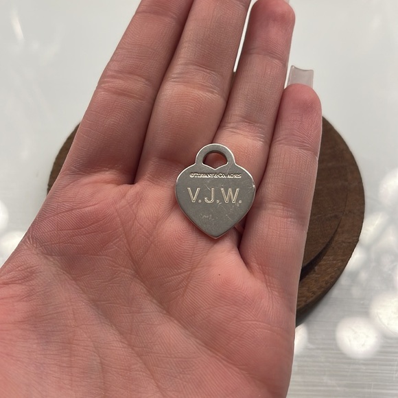 Return to Tiffany & Co pendant - Picture 3 of 3